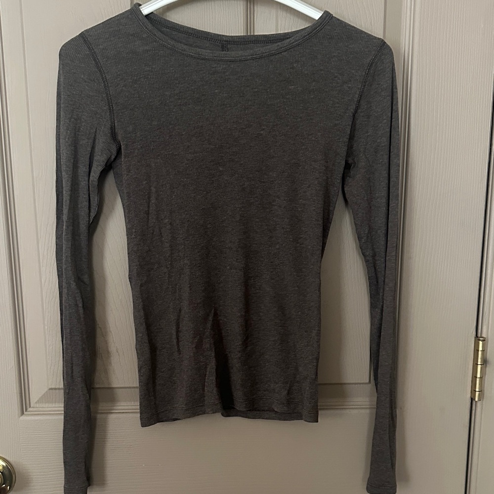 Everlane Charcoal Long Sleeve Top